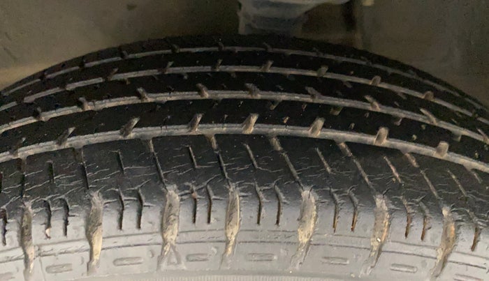 2014 Maruti Alto K10 VXI, Petrol, Manual, 40,940 km, Left Front Tyre Tread