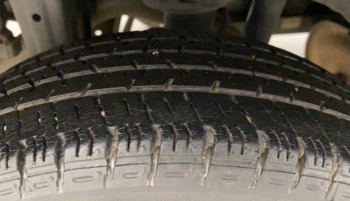 2014 Maruti Alto K10 VXI, Petrol, Manual, 40,940 km, Right Rear Tyre Tread