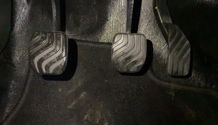 2021 Renault TRIBER RXZ, Petrol, Manual, 33,102 km, Pedals