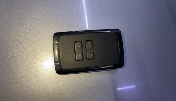 2021 Renault TRIBER RXZ, Petrol, Manual, 33,102 km, Key Close Up