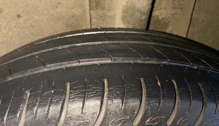 2021 Renault TRIBER RXZ, Petrol, Manual, 33,102 km, Left Rear Tyre Tread