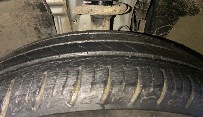 2021 Renault TRIBER RXZ, Petrol, Manual, 33,102 km, Left Front Tyre Tread