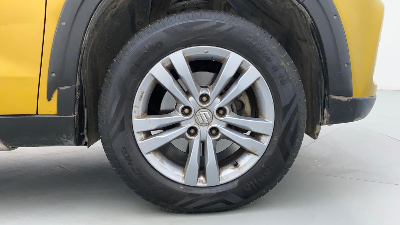 2017 Maruti Vitara Brezza ZDI, Diesel, Manual, 68,662 km, Right Front Wheel