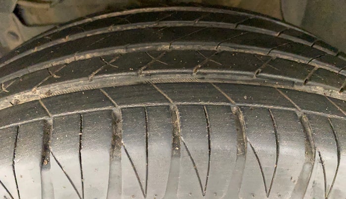 2017 Maruti Vitara Brezza ZDI, Diesel, Manual, 68,662 km, Left Front Tyre Tread