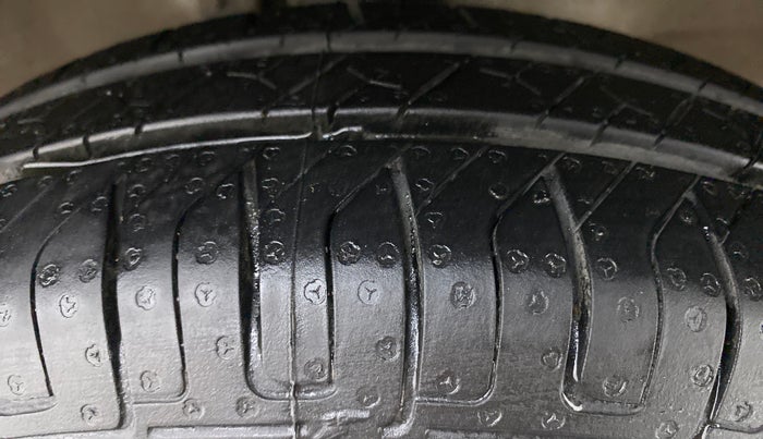 2018 Maruti Wagon R 1.0 LXI CNG, CNG, Manual, 45,711 km, Right Front Tyre Tread
