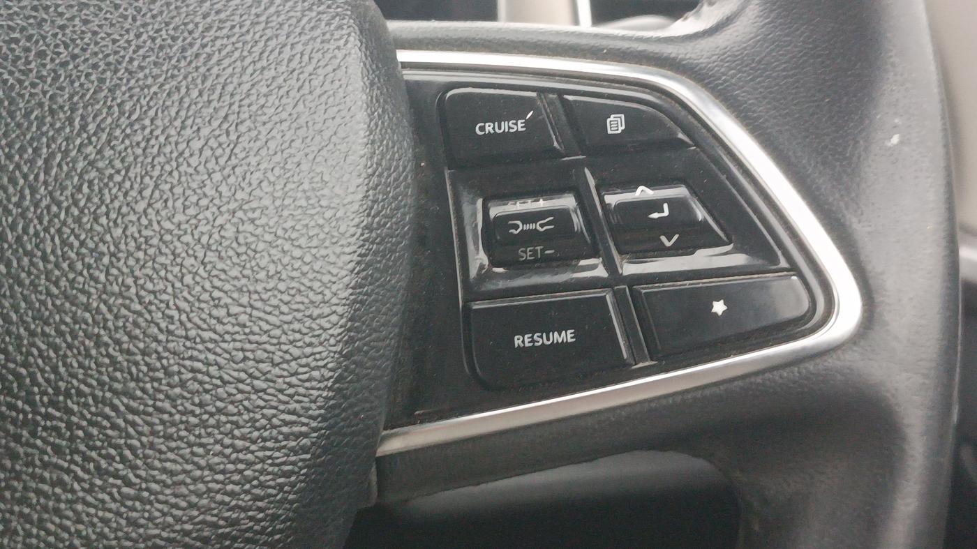 2023 Mahindra XUV700 AX 7 LUXURY P AT 7 STR, Petrol, Automatic, 42,955 km, Adaptive Cruise Control