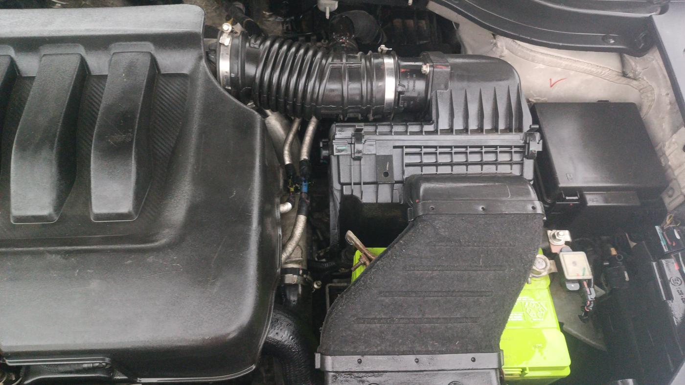 2023 Mahindra XUV700 AX 7 LUXURY P AT 7 STR, Petrol, Automatic, 42,955 km, Engine View - Left