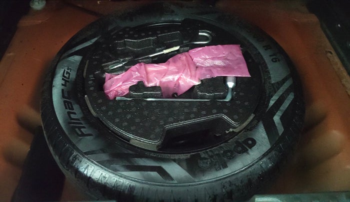 2016 Maruti Vitara Brezza ZDI PLUS, Diesel, Manual, 1,09,176 km, Spare Tyre