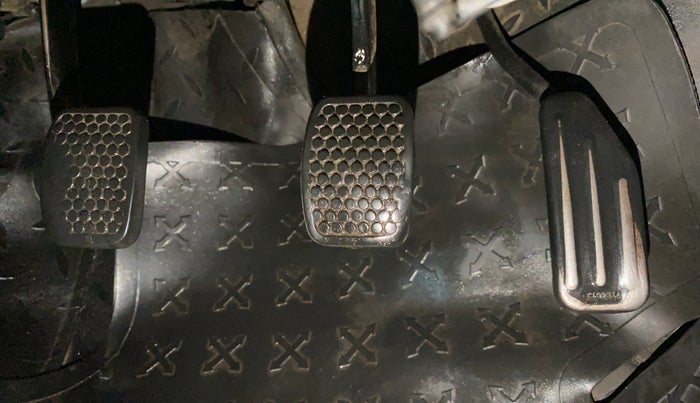 2013 Maruti Alto K10 LXI, Petrol, Manual, 92,661 km, Pedals