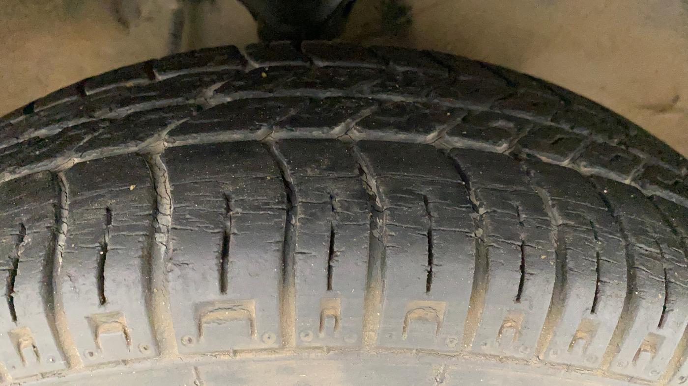 2011 Maruti Alto LXI, Petrol, Manual, 25,805 km, Right Front Tyre Tread
