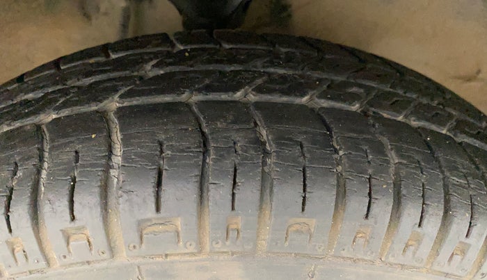 2011 Maruti Alto LXI, Petrol, Manual, 25,805 km, Right Front Tyre Tread