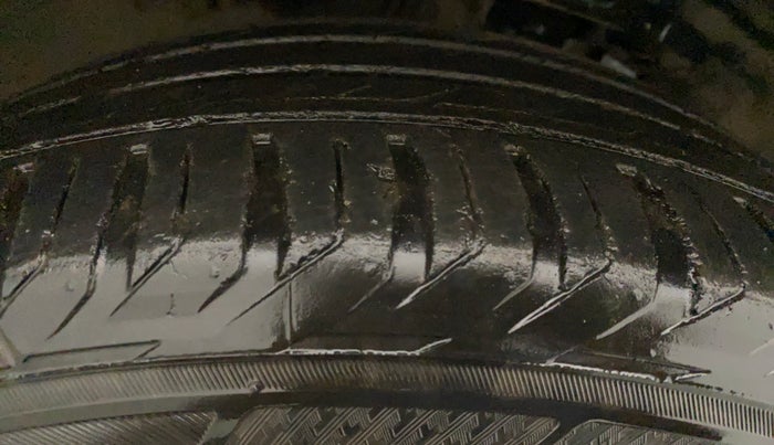 2019 Jeep Compass LIMITED PLUS PETROL AT, Petrol, Automatic, 37,628 km, Right Rear Tyre Tread
