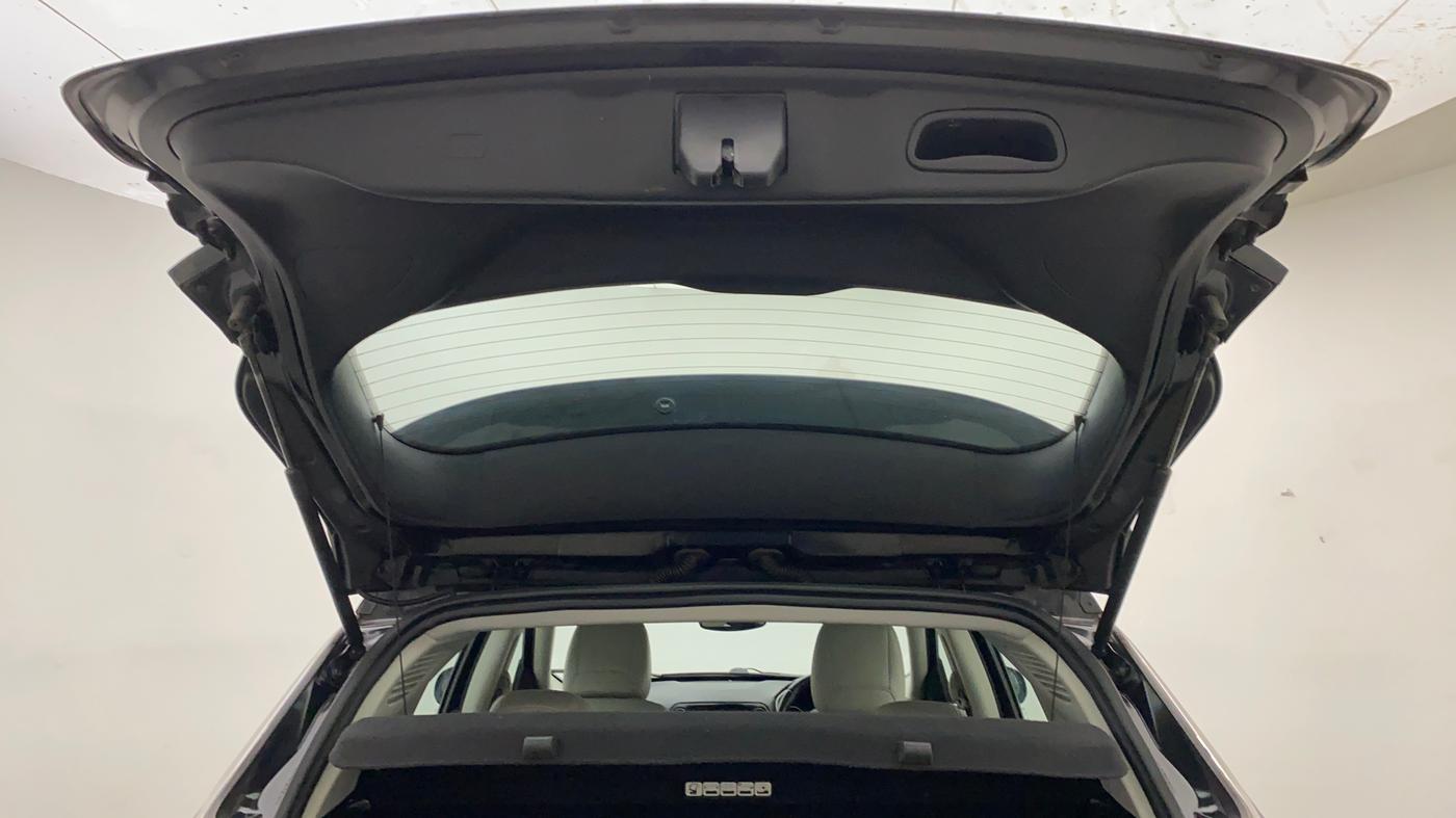 2019 Jeep Compass LIMITED PLUS PETROL AT, Petrol, Automatic, 37,628 km, Boot Door Open