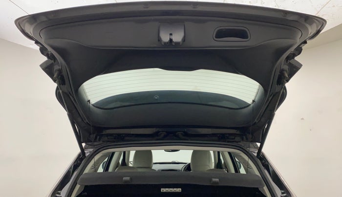 2019 Jeep Compass LIMITED PLUS PETROL AT, Petrol, Automatic, 37,628 km, Boot Door Open