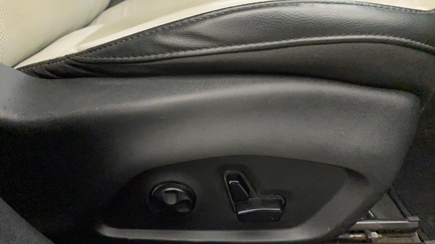 2019 Jeep Compass LIMITED PLUS PETROL AT, Petrol, Automatic, 37,628 km, Driver Side Adjustment Panel