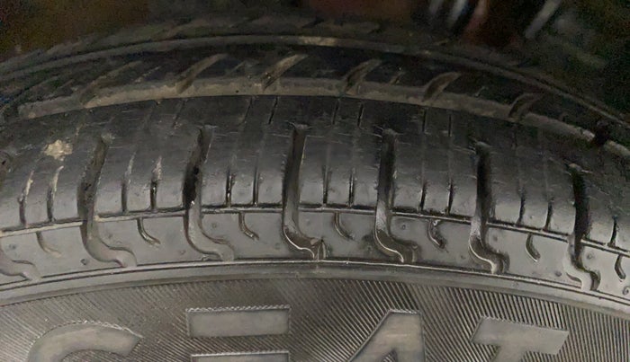 2016 Renault Kwid RXT 0.8, Petrol, Manual, 28,081 km, Right Rear Tyre Tread