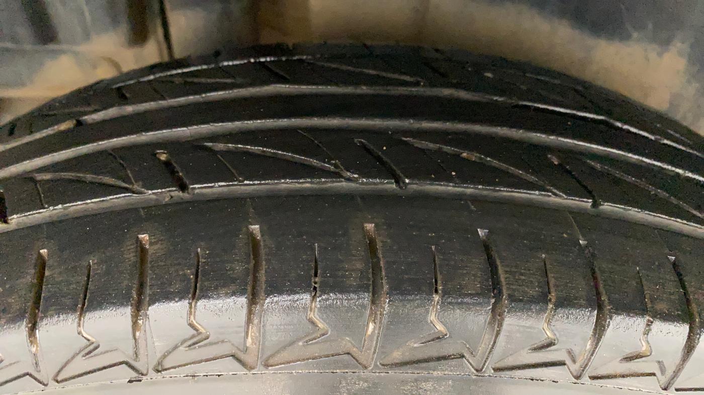 2013 Maruti Swift LXI, Petrol, Manual, 56,511 km, Right Rear Tyre Tread