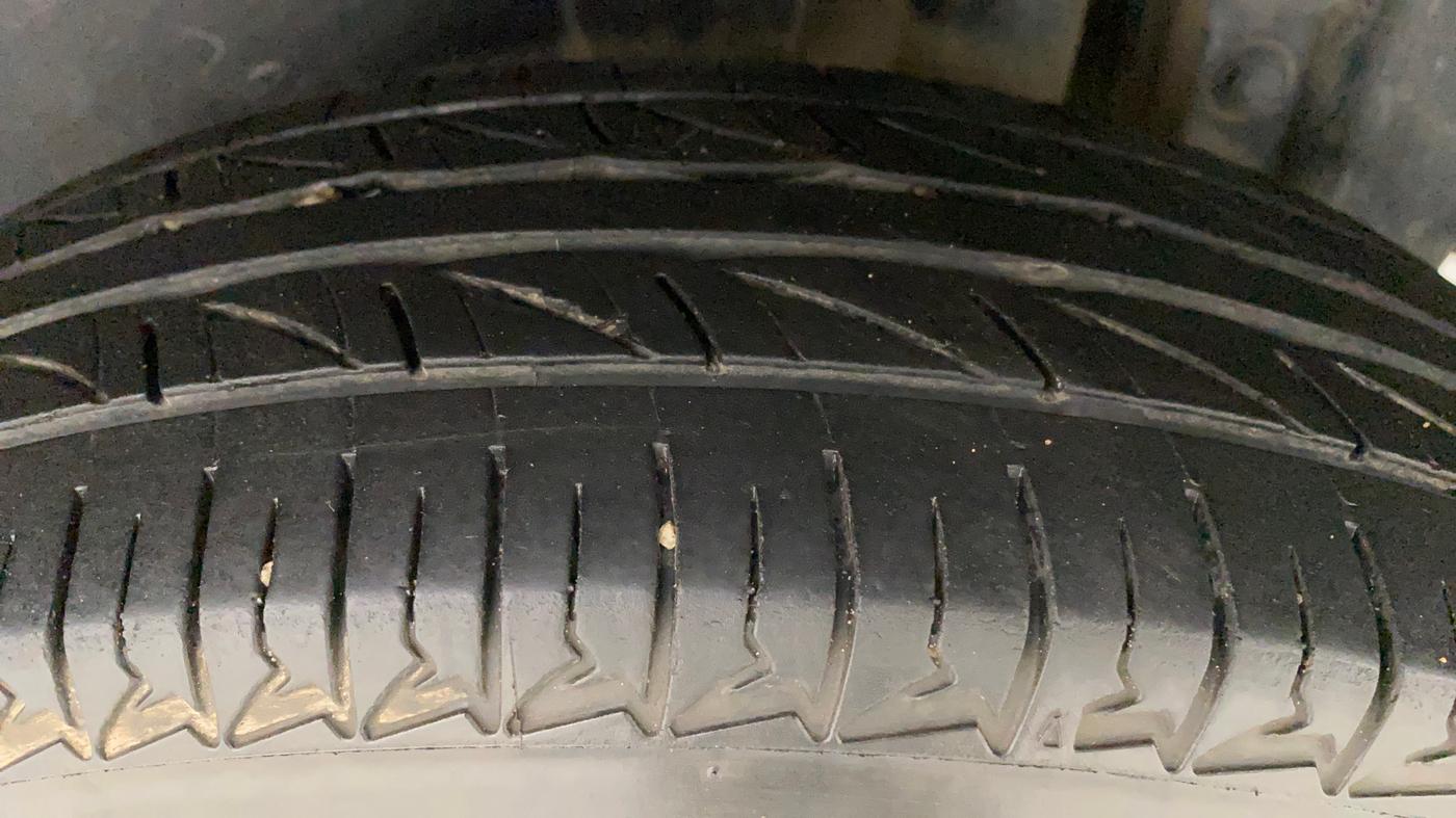 2013 Maruti Swift LXI, Petrol, Manual, 56,511 km, Left Rear Tyre Tread