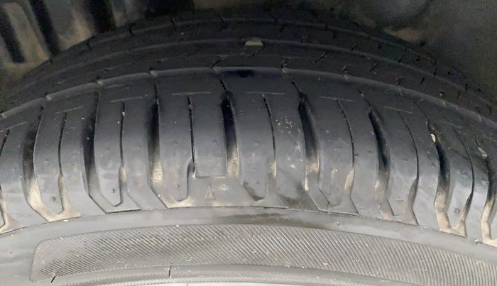 2016 Maruti Swift Dzire ZDI AMT, Diesel, Automatic, 94,069 km, Right Rear Tyre Tread