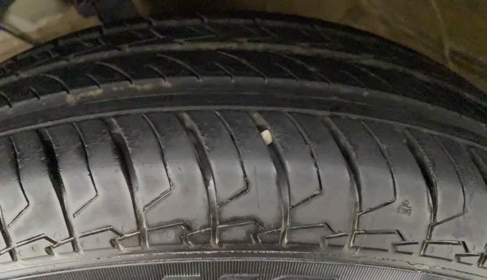 2021 Maruti Swift VXI, Petrol, Manual, 7,908 km, Left Front Tyre Tread