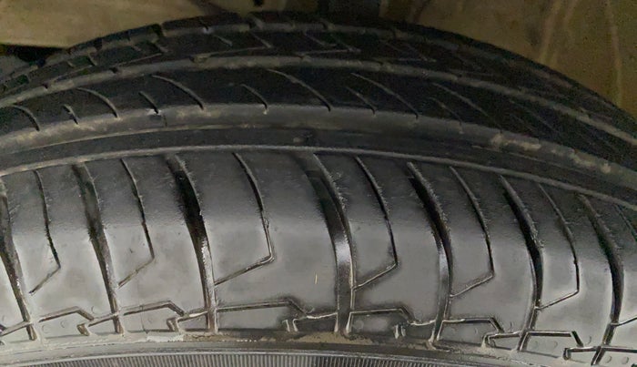 2021 Maruti Swift VXI, Petrol, Manual, 7,908 km, Left Rear Tyre Tread