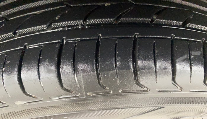 2018 Ford Figo Aspire TITANIUM1.5 DIESEL, Diesel, Manual, 97,229 km, Left Front Tyre Tread