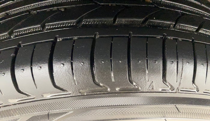 2018 Ford Figo Aspire TITANIUM1.5 DIESEL, Diesel, Manual, 97,229 km, Right Rear Tyre Tread