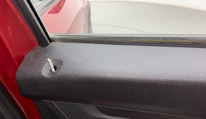 2020 Renault Kwid RXT 1.0 AMT (O), Petrol, Automatic, 18,141 km, Lock system - Door lock knob has minor damage