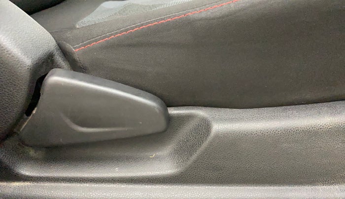 2020 Renault Kwid RXT 1.0 AMT (O), Petrol, Automatic, 18,141 km, Driver Side Adjustment Panel