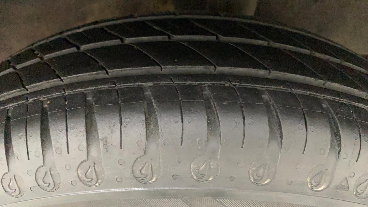 2020 Renault Kwid RXT 1.0 AMT (O), Petrol, Automatic, 18,141 km, Left Rear Tyre Tread