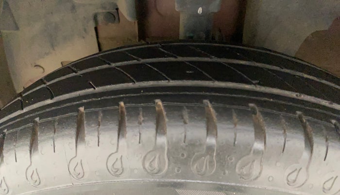 2020 Renault Kwid RXT 1.0 AMT (O), Petrol, Automatic, 18,141 km, Left Front Tyre Tread