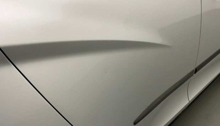 2016 Mahindra Kuv100 K4 PLUS 5 STR, Petrol, Manual, 34,936 km, Right rear door - Minor scratches