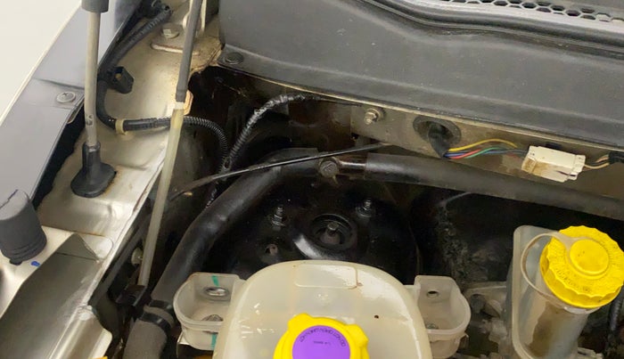 2016 Mahindra Kuv100 K4 PLUS 5 STR, Petrol, Manual, 34,936 km, Right Apron - Apron is partially repaired
