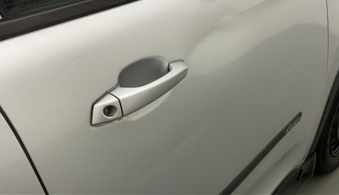 2016 Mahindra Kuv100 K4 PLUS 5 STR, Petrol, Manual, 34,936 km, Driver-side door - Slightly dented