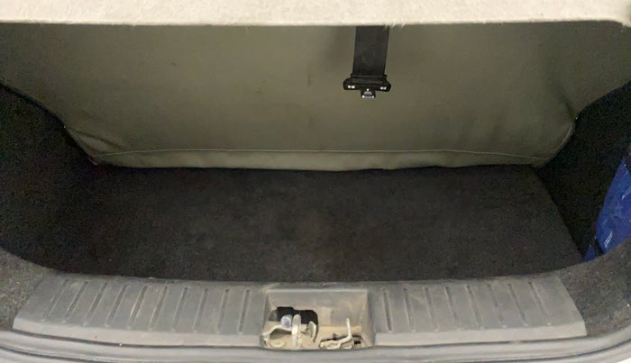 2016 Mahindra Kuv100 K4 PLUS 5 STR, Petrol, Manual, 34,936 km, Boot Inside