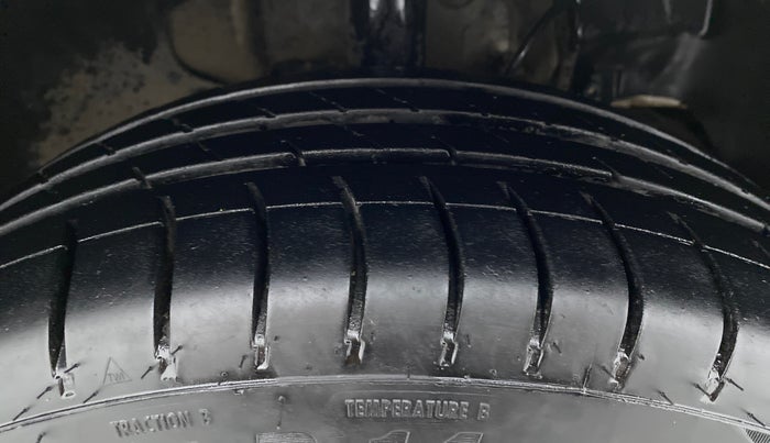 2018 Tata Tiago XZA PETROL, Petrol, Automatic, 67,341 km, Right Front Tyre Tread