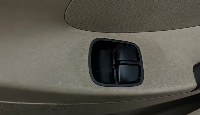 2015 Hyundai Eon ERA +, Petrol, Manual, 58,249 km, Driver Side Door Panels Control