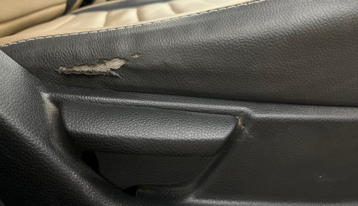 2015 Hyundai Eon ERA +, Petrol, Manual, 58,249 km, Driver Side Adjustment Panel