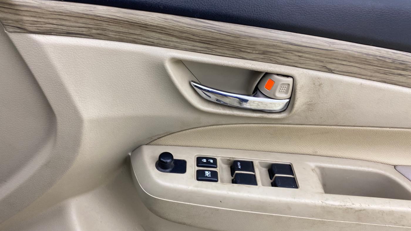 2018 Maruti Ciaz SIGMA 1.5 SHVS MT  PETROL, CNG, Manual, 87,826 km, Driver Side Door Panels Control