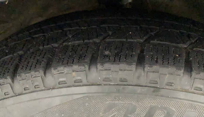 2011 Hyundai i10 ERA 1.1, Petrol, Manual, 38,374 km, Right Front Tyre Tread