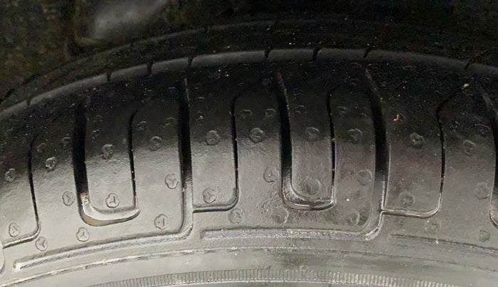 2011 Hyundai i10 ERA 1.1, Petrol, Manual, 38,374 km, Left Rear Tyre Tread