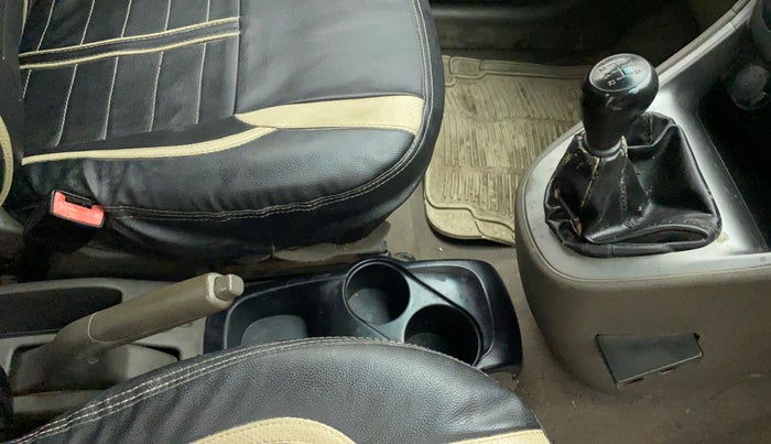 2011 Hyundai i10 ERA 1.1, Petrol, Manual, 38,374 km, Gear lever - Boot cover slightly torn