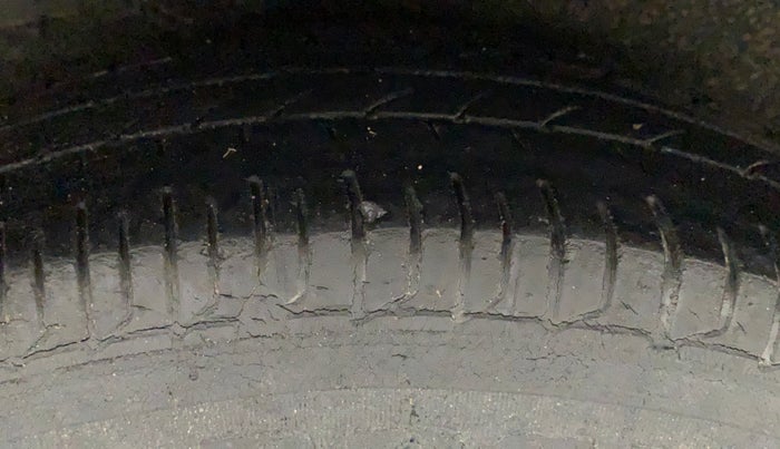 2011 Hyundai i10 ERA 1.1, Petrol, Manual, 38,374 km, Right Rear Tyre Tread