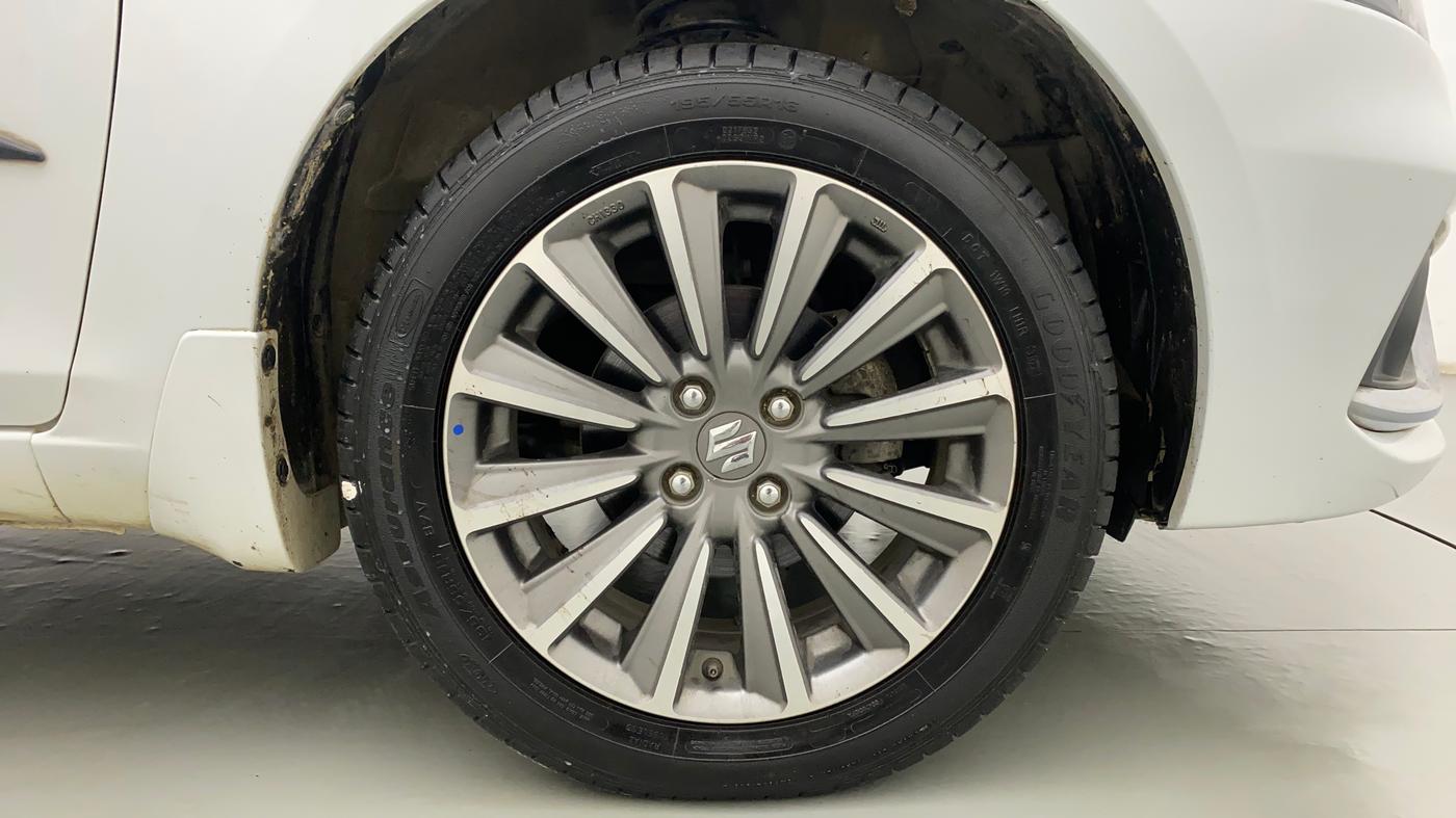 2018 Maruti Ciaz ALPHA  AT 1.5 SHVS PETROL, Petrol, Automatic, 79,816 km, Right Front Wheel