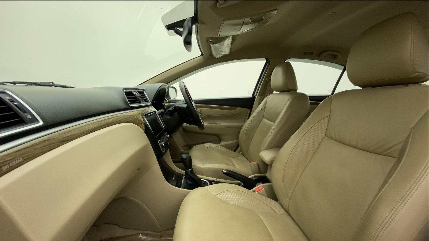 2018 Maruti Ciaz ALPHA  AT 1.5 SHVS PETROL, Petrol, Automatic, 79,816 km, Right Side Front Door Cabin