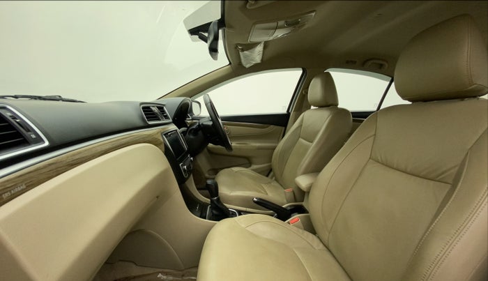 2018 Maruti Ciaz ALPHA  AT 1.5 SHVS PETROL, Petrol, Automatic, 79,816 km, Right Side Front Door Cabin