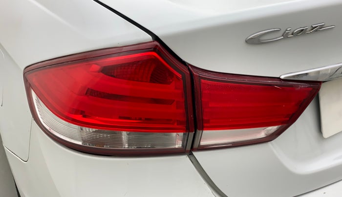 2018 Maruti Ciaz ALPHA  AT 1.5 SHVS PETROL, Petrol, Automatic, 79,816 km, Left tail light - Minor scratches