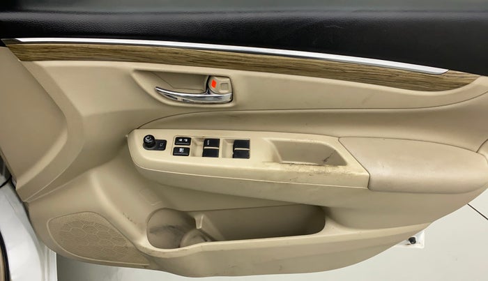 2018 Maruti Ciaz ALPHA  AT 1.5 SHVS PETROL, Petrol, Automatic, 79,816 km, Driver Side Door Panels Control