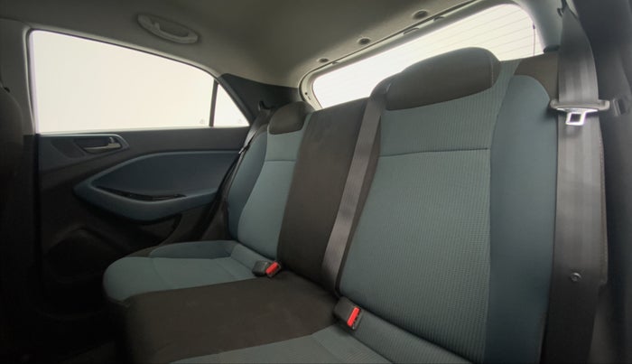 2016 Hyundai i20 Active 1.2 S, Petrol, Manual, 1,36,572 km, Right Side Rear Door Cabin
