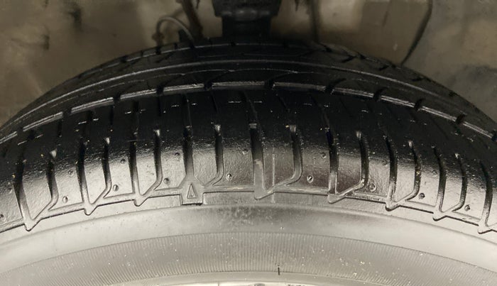 2016 Hyundai i20 Active 1.2 S, Petrol, Manual, 1,36,572 km, Right Front Tyre Tread
